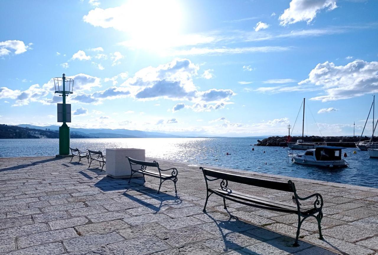 Studio Apartment Surf By The Sea Opatija Exterior photo